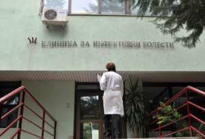 Почина пациентка од грип, уште двајца пациенти на респираторна поддршка на Инфективна