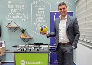 Кристијан Василевски – пример за лидерство и посветеност во банкарството и спортот