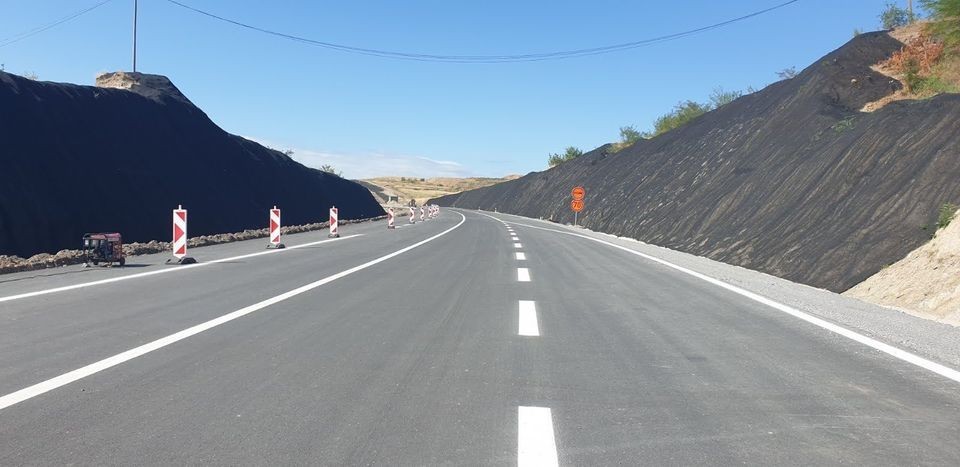 „ПОГОЛЕМ ДЕЛ ОД ГОДИНАТА ПОД МРАЗ, А ЗАМИСЛЕТЕ, НИКОЈ НЕ ЗАГИНАЛ ЦЕЛА ГОДИНА“: Глигорова за состојбите во сообраќајот во Финска