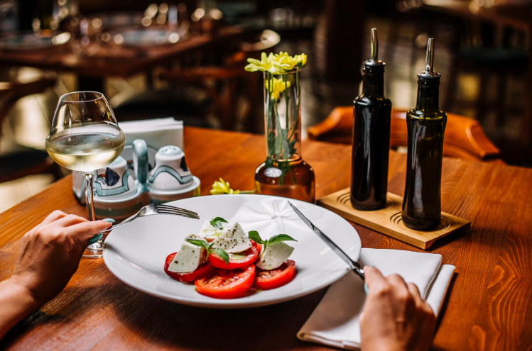 Ова се најскапите и најевтините европски земји за хотели и ресторани