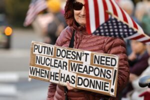 ВИДЕО: Шефот на граничната полиција го напушта Минеаполис, доаѓа „граничниот цар“