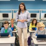 Речиси сите наставници и повеќето ученици користат ВИ во Хрватска – потребна е дополнителна едукација