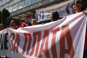 ССМ ги повика сите утре на протест за платите. Секој има право да протестира, вели Мицкоски