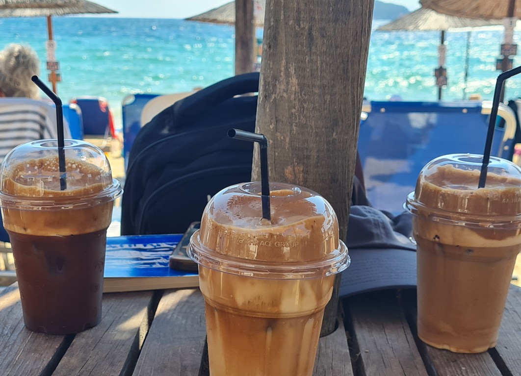 ИСТРАЖУВАЊЕ: НА ЦРНОГОРЦИТЕ НЕ ИМ Е ЛОШО ВО ЖИВОТОТ, речиси 40 проценти од граѓаните живеат во благосостојба