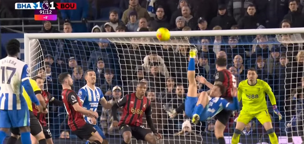 Какви ножички и тоа во каков момент: 18-годишен Грк со луд гол донесе бод за Брајтон! (ВИДЕО)