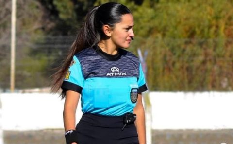 Аткактивната Агустина ги крши табуата и е прогласена за „најубавата спортска судијка“