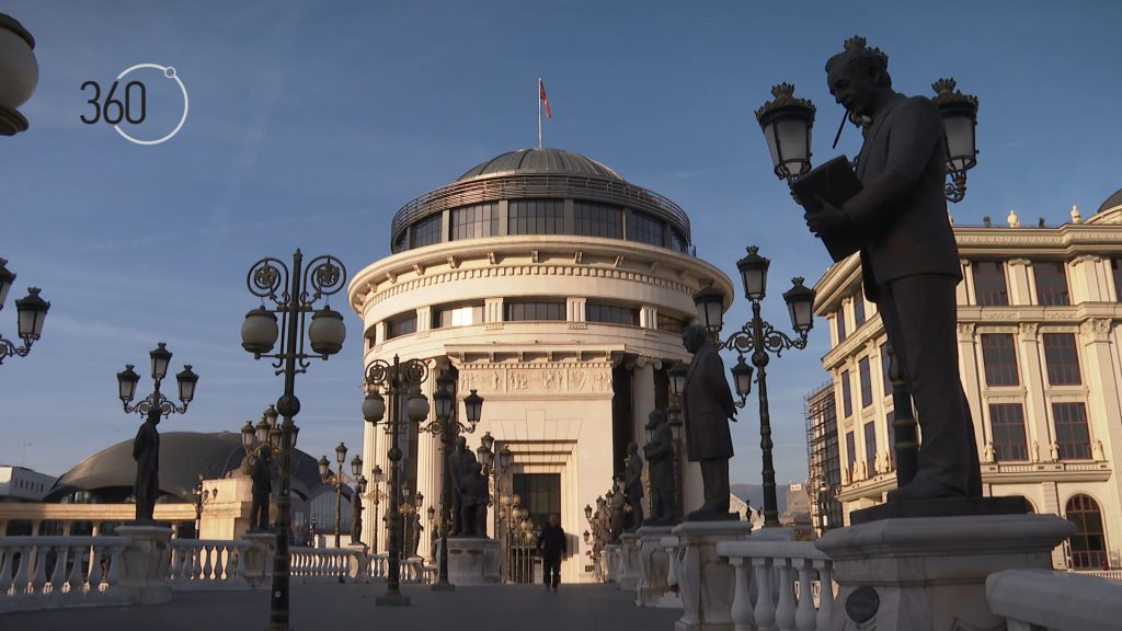 Скопјанец ја претепал и ѝ се заканувал со нож на својата партнерка, обвинителството бара притвор