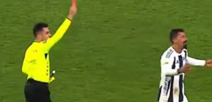 Најшколски црвен картон на сезоната