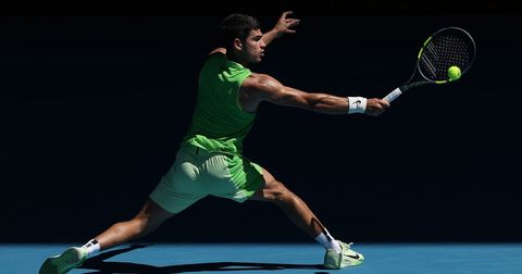 Алкараз одигра на ниво и се пласира во третото коло, победи и за Медведев и Рубљев