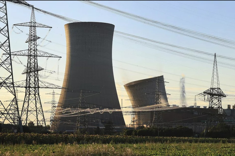 Мерц ги враќа нуклеарките