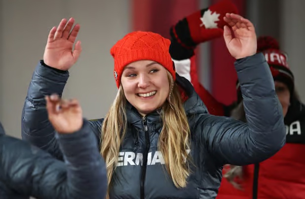 НИКОГАШ НЕ БИ СЕ СОБЛЕКЛА ГОЛА, ВЕЛИ ГЕРМАНСКАТА ОЛИМПИЈКА ЛИЗА БУКВИЦ, КОЈА ИМА ПРОФИЛ НА ОНЛИФАНС ЗА ДА СИ ЈА ФИНАНСИРА КАРИЕРАТА