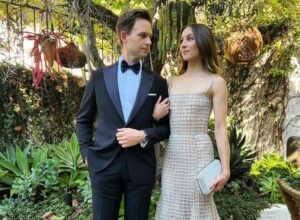 (Фото) „Убавата мала лажливка“ се породи: Позната двојка го доби третото дете