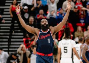 ЛА Клиперс ја добија драмата со Торонто, Дурент броеше до 39