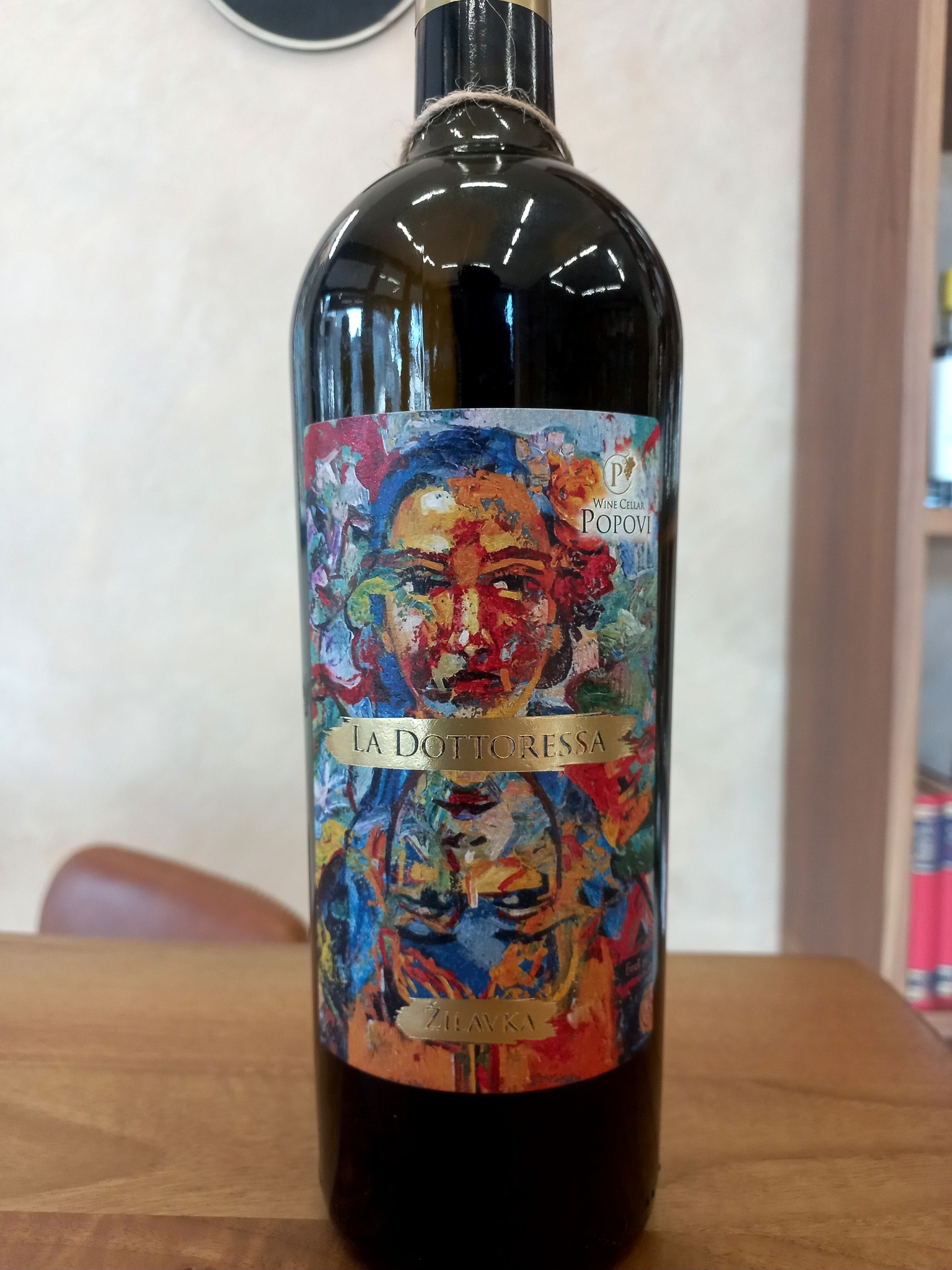 Винарија Попови со ново вино и нов дизајн на етикета инспириран од дело на сликарот Горан Боев