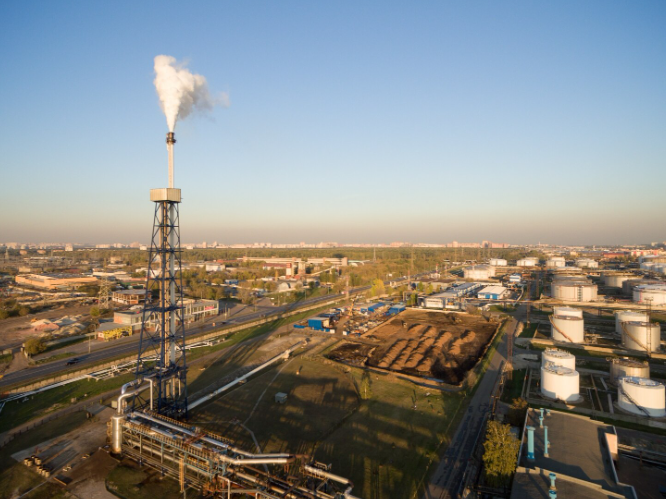 Има нафта, но нема пари ни доверба - може ли Венецуела повторно да произведува три милиони барели сурова нафта дневно?