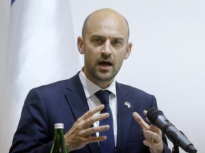 Баро: САД да престанат да ја уценуваат Данска за Гренланд