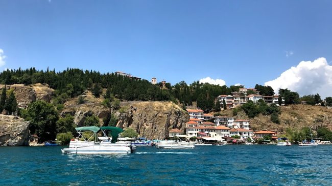 УТВРДЕНИТЕ СЛАБОСТИ ВО ИЗВЕШТАЈОТ НА ДРЖАВНИОТ РЕВИЗОР ЗА ОХРИД СЕ РЕЗУЛТАТ НА ДОЛГОГОДИШНИ ПРАКТИКИ И НАСЛЕДЕНИ СОСТОЈБИ, ВЕЛИ ПЕЦАКОВ