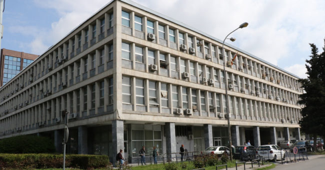 КАЈ АПЕЛАЦИОНИОТ СУДИЈА ЃОКО РИСТОВ ИСТРАЖИТЕЛИТЕ НАШЛЕ СОЅИДАНИ 350.000 ЕВРА ОД МИТО, ЅИДОВИТЕ ВО ДОМОТ УШТЕ СЕ ПРЕКОПУВААТ ВО ПОТРАГА ПО ДРУГИ ПАРИ