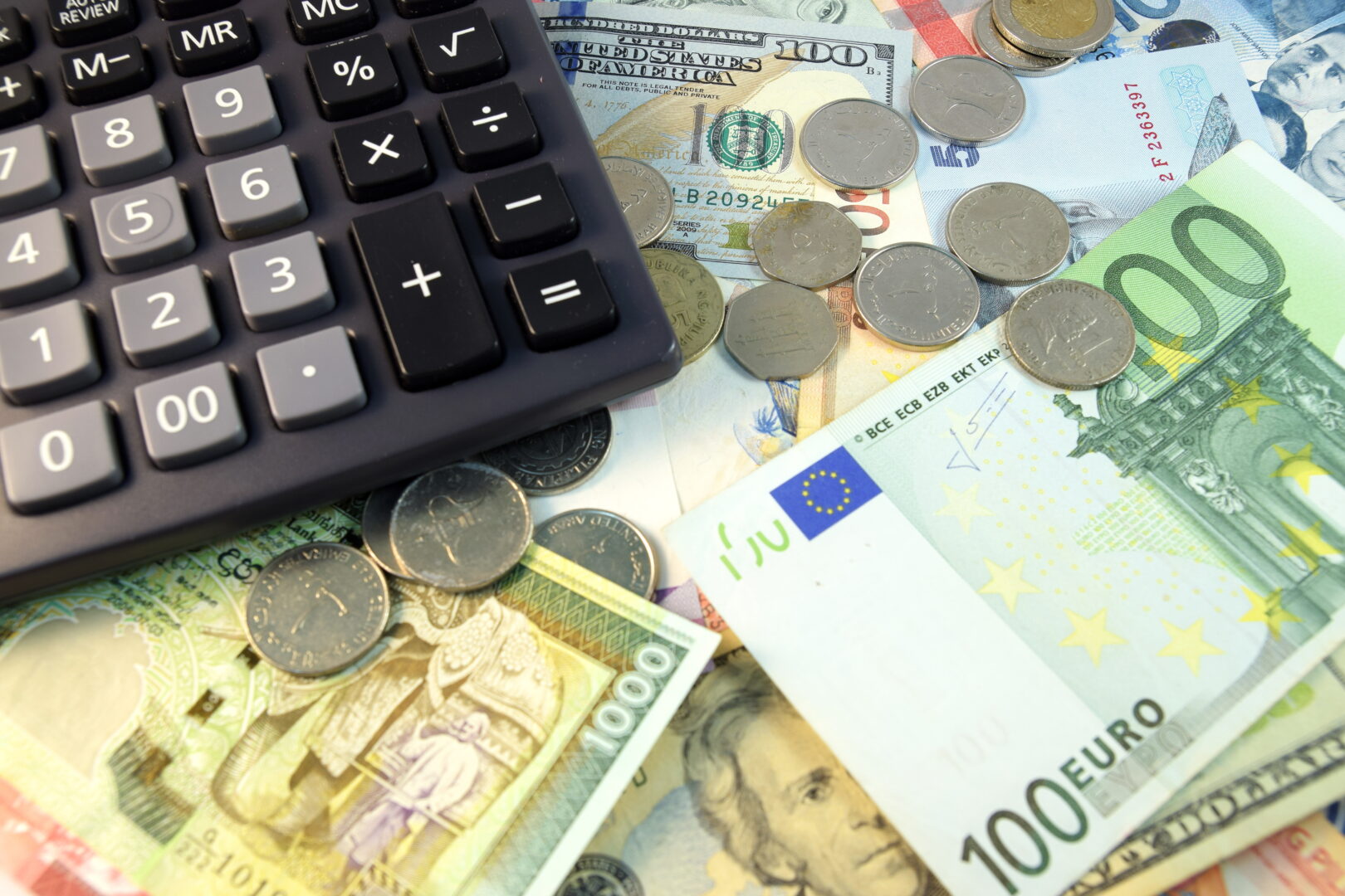 Минималната плата во ЕУ: од 620 евра во Бугарија до 2.704 евра во Луксембург, според последните статистики