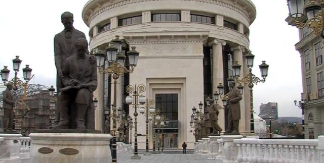 Внук осомничен за обид за убиство на сопствената баба