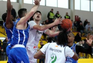 МЗТ, во тежок меч, се намачи за триумф над Маџари (ФОТОГАЛЕРИЈА)