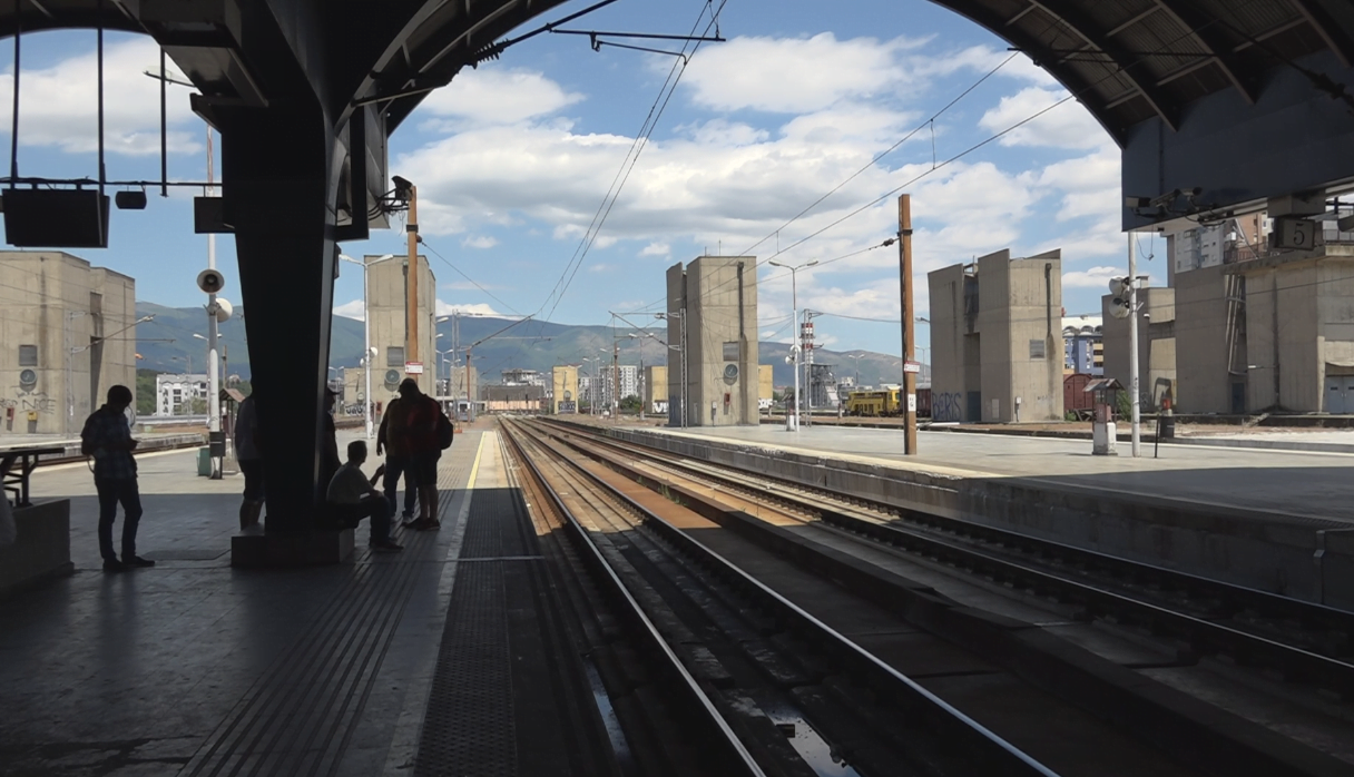 Делумен прекин на железничкиот сообраќај, во бојкот дел од машинскиот и извршниот персонал