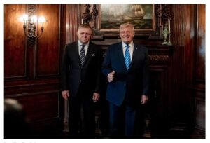 (ВИДЕО) „Политико“: Фицо e шокиран од Трамп – „тој е опасен и полуден“