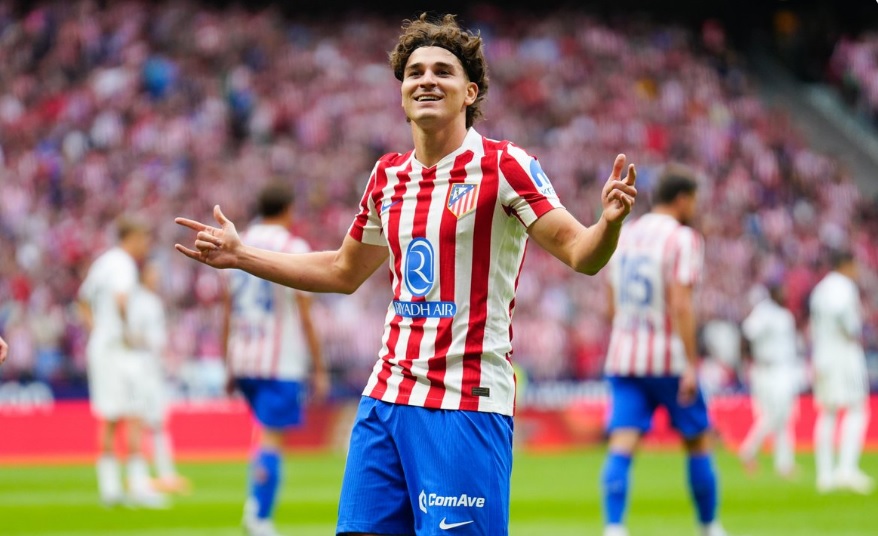 Барселона крои план за Хулијан Алварез, но заинтересирани се и ПСЖ и Челси