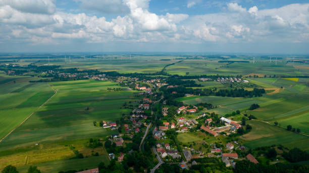 Јанис Варуфакис: Смртта на капитализмот и зависните селани: Добредојдовте во ерата на господарите на Облакот