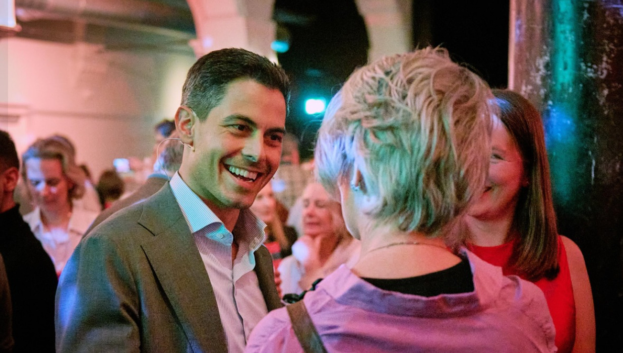 Холандија доби ретка малцинска влада и најмлад премиер во историјата