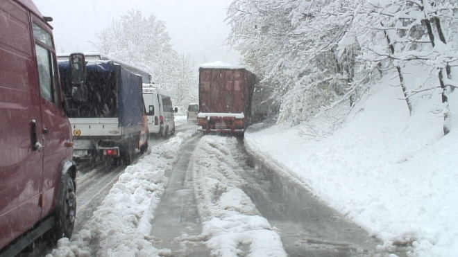 Забрани за камиони на планинските превои Ѓавато, Пресека, Маврово – Дебар и Струга – ГП Ќафасан.