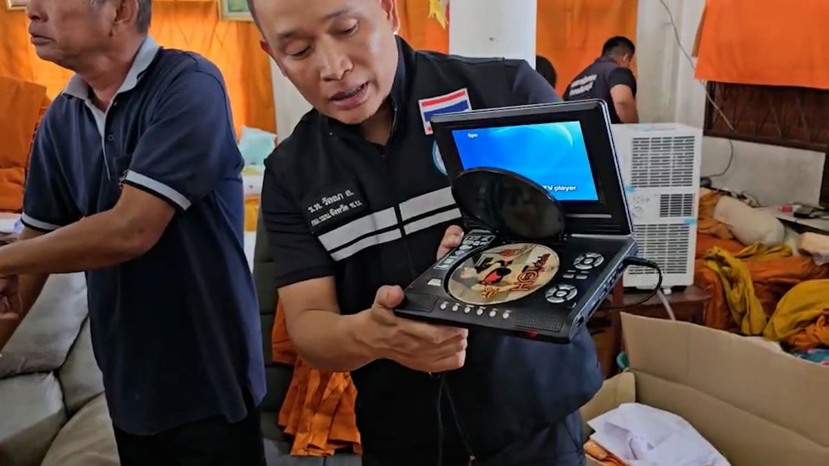 Скандал во будистички храм – Монаси чувале дрога, порно, сексуални играчки и листа со ескорт девојки