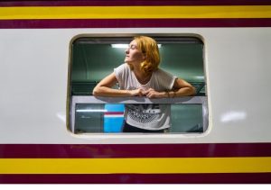 Истражувањата покажале – Луѓето со повисок коефициент на интелигенција остануваат сами подолго: Тие немаат среќа во љубовта