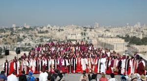 Новата архиепископка на Велс призна дека дел од верниците ја напуштиле Црквата по нејзиното назначување