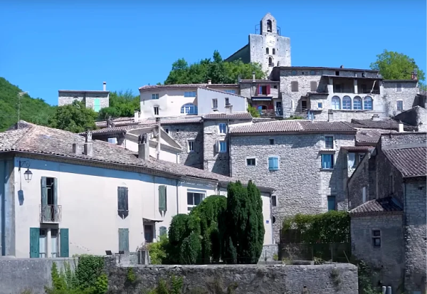 Жителите на ова француско село почнаа акција за споделување еден автомобил