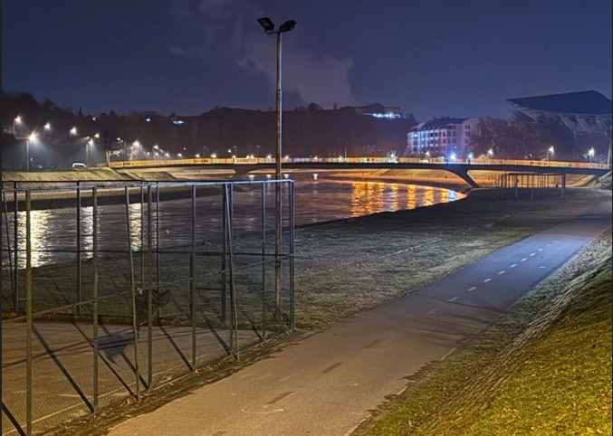 Скопје почнува реконструкција на спортските терени на кејот на Вардар