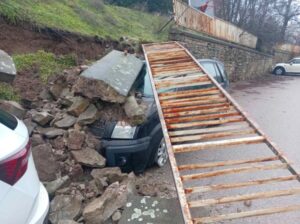 ВИДЕО: Свлечиште оштети дел од потпорниот ѕид на штипската Клиничка болница