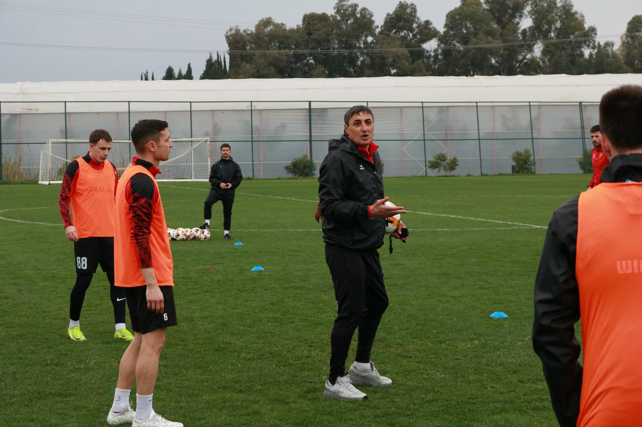 Седлоски: На Вардар му требаат уште 2-3 засилувања, секој ќе има шанса да се докаже