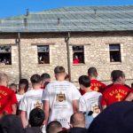 Шеснаесетгодишниот Христијан Бошевски го фати осветениот крст во Битола