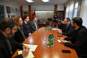 Пленковиќ: Украина не смее да потпише предавање на територија на Русија