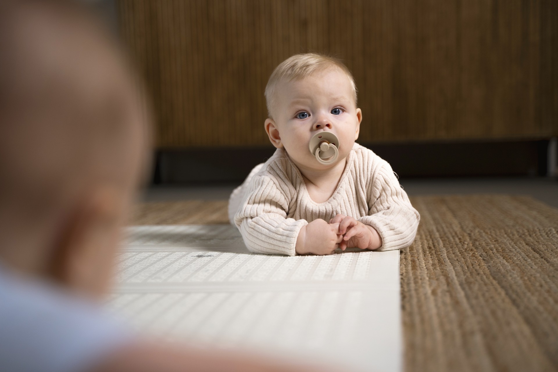 Еве 10 начини како да го одвикнете вашето дете од цуцли и цицање палец!