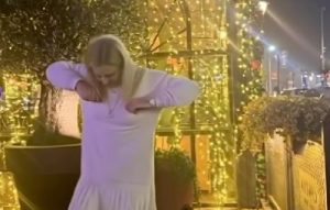 Адријан Гаџа ја сними и се пофали со својата кул мајка (Видео)