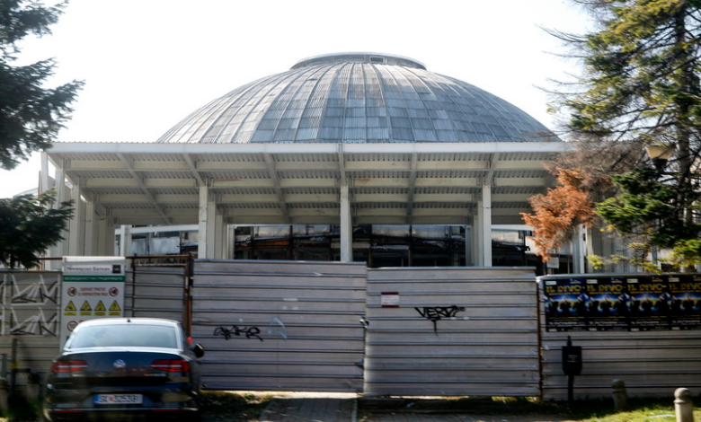 В понеделник ќе биде донесена одлуката за изведувач на Универзална сала, вели Љутков