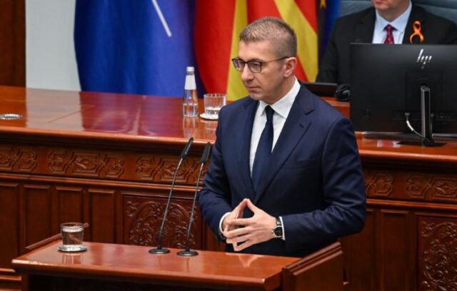 ВМРО-ДПМНЕ за часовниците на Мицкоски: Премиерот пред да влезе во политиката работеше во енергетиката и има добро заработено