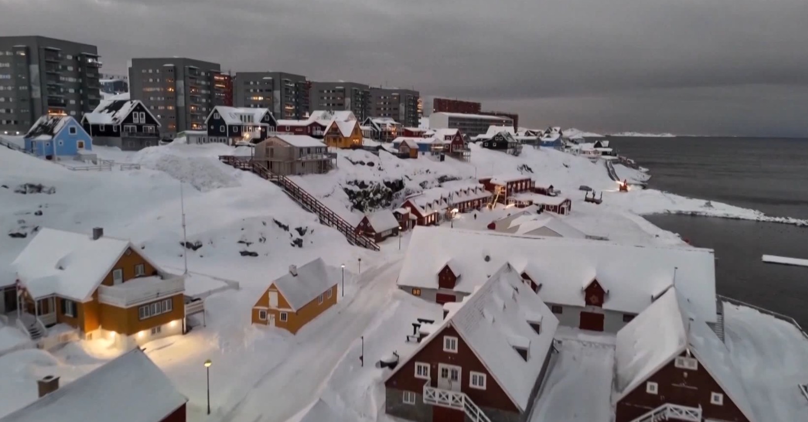 Македонија се уште нема позиција за Гренланд, европски воени трупи пристигнуваат на островот