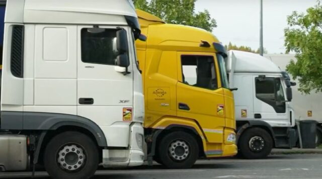 Српските превозници ја укинаа блокадата на граничните премини, товарниот сообраќај повторно нормализиран