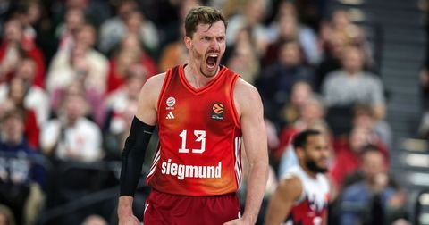 Фантастичниот соиграч на Димитријевиќ е МВП на колото во Евролигата!