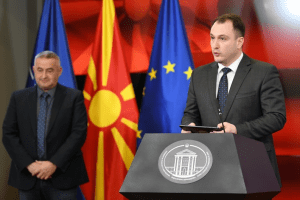 Крај на чекањето по шалтери: Од денес извод на родени, починати, венчани или потврда за слободна брачна состојба се вадат со неколку клика