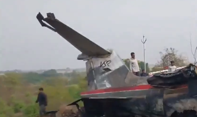 ВИДЕО: Падна авион во Индија – меѓу загинатите и заменик-министер