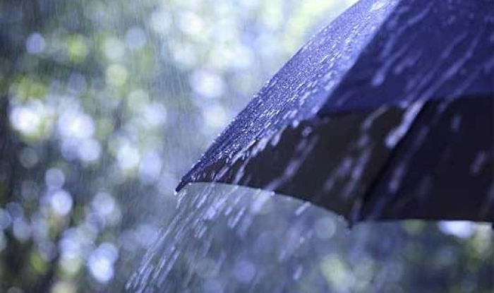 Променливо облачно со локални врнежи од дожд и снег на планините